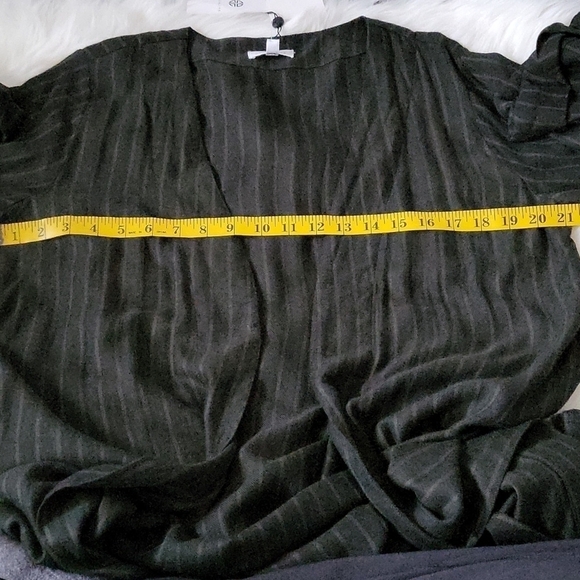 Socialite semi sheer olive green pinstriped lightweight duster/open cardigan NWT - Picture 9 of 11